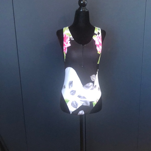PHAX 1 piece bathing suit floral print size medium - Picture 3 of 11